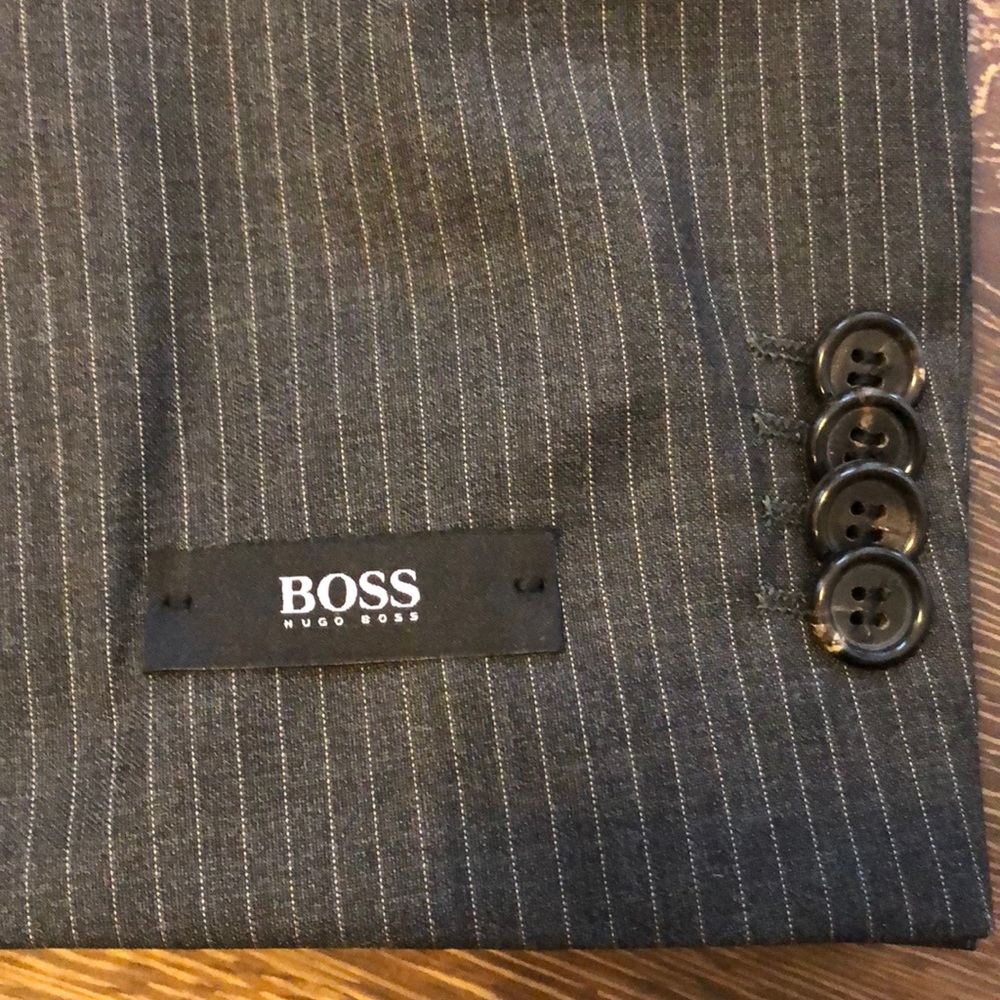 Hugo Boss NEW pin stripe suit jacket blazer 44R - Picture 4 of 8